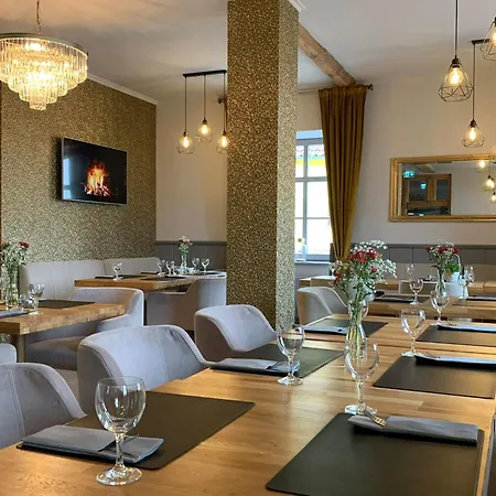 Zur Kaiserpfalz Hotel Wohlmirstedt