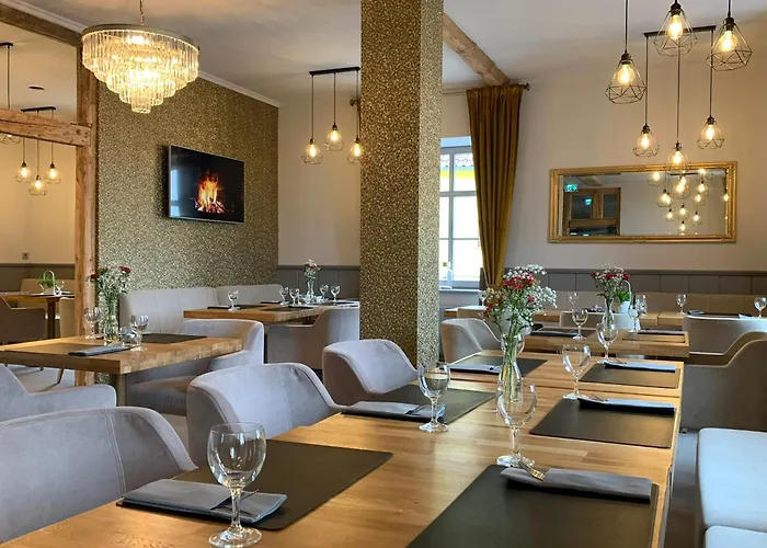 Zur Kaiserpfalz Hotel Wohlmirstedt